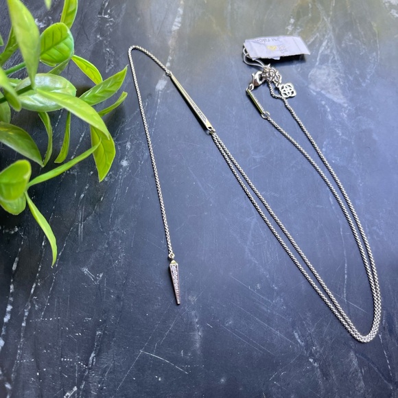 Kendra Scott Vivian Necklace Silver New
With Tag - Picture 13 of 13